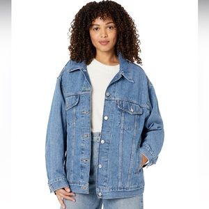 Levi’s Women’s Baggy Trucker Jean Jacket, NWOT - Size: S